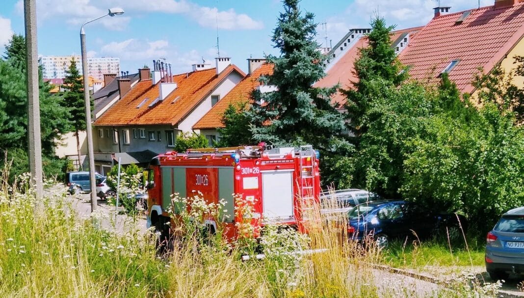 Zadzwonili po straż pożarną. Okazało się, że sąsiad opróżnił starą butlę na LPG