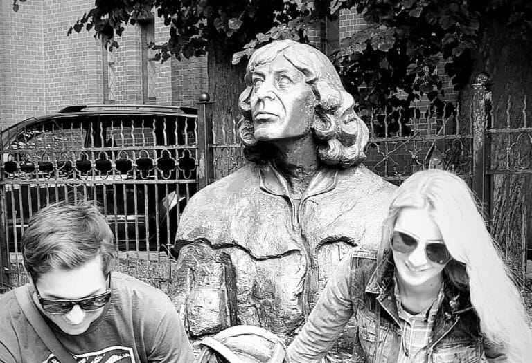 Jeden z najpopularniejszych sportowc&oacute;w odwiedził Olsztyn. Chce z żoną zamieszkać w okolicy?