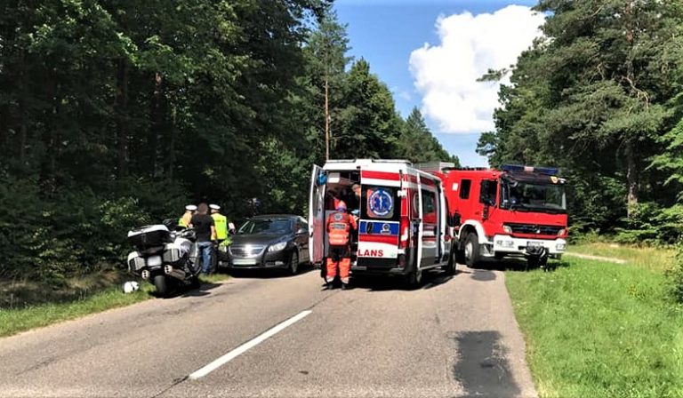 Wypadek motocyklisty z samochodem osobowym. Poszkodowany trafił do szpitala