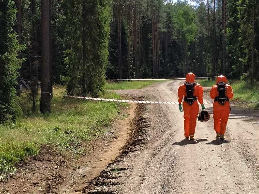 W lesie znaleziono pojemniki z odpadami chemicznymi