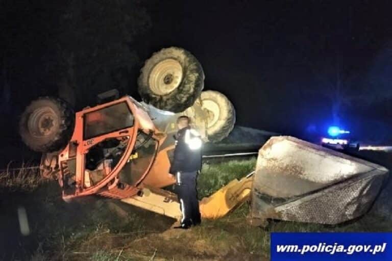 Bez zgody właściciela pożyczył koparkę, kt&oacute;rą dachował. Potem ukradł rower żeby wr&oacute;cić do domu