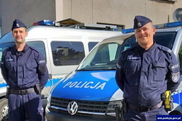 Heroiczna postawa policjantów uratowała 19-latce życie