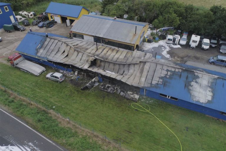 Ogromne straty wywołane pożarem w Bartągu. Zdjęcia z powietrza i ze środka