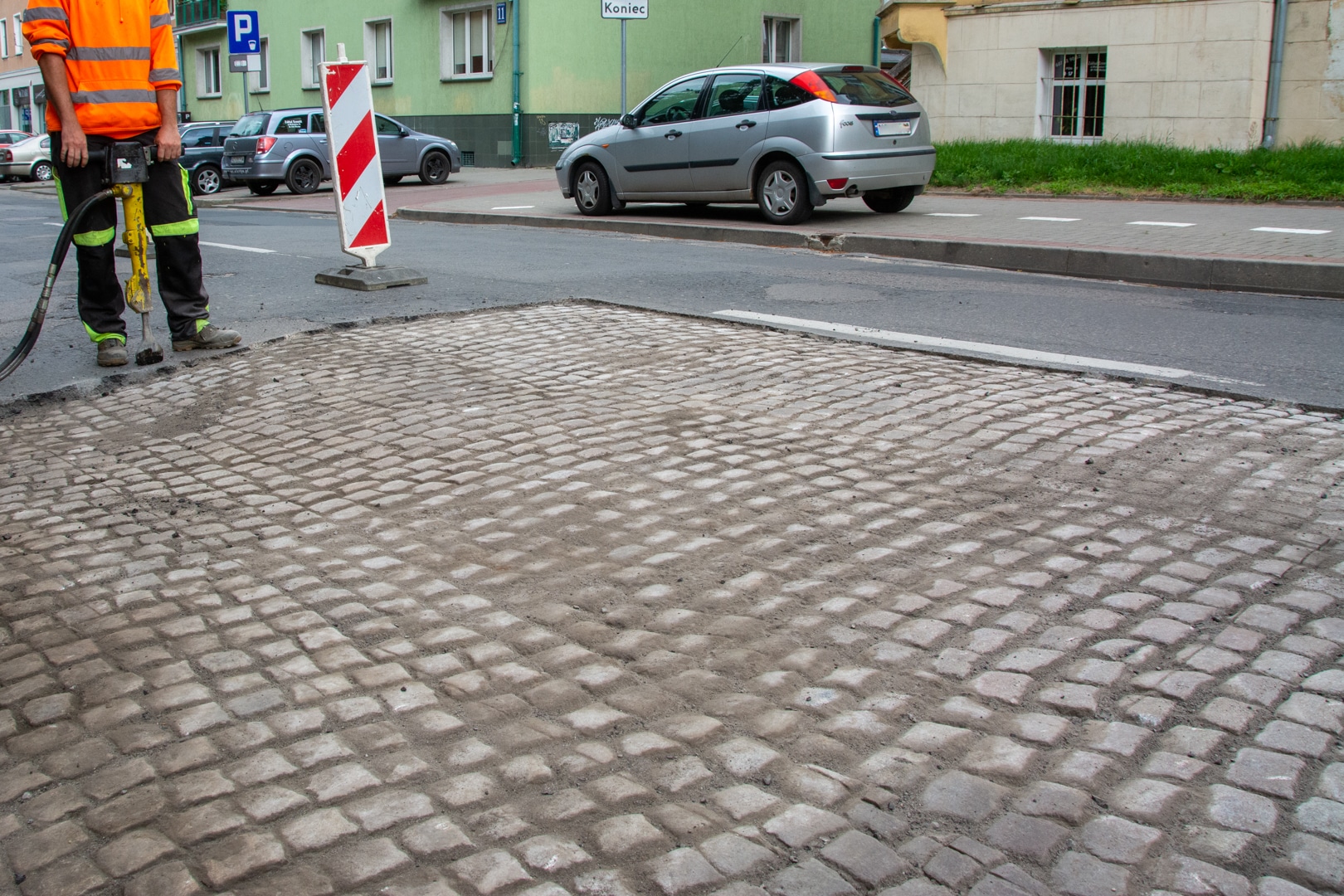 Bruk zostanie odsłonięty na stałe na ul. Mickiewicza?