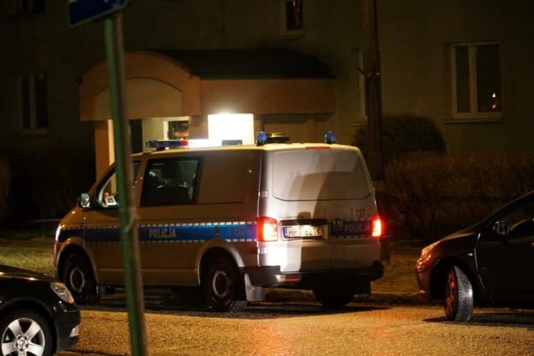 Prawdziwy cud w Olsztynie? Roczne dziecko wypadło z czwartego piętra i nic mu się nie stało