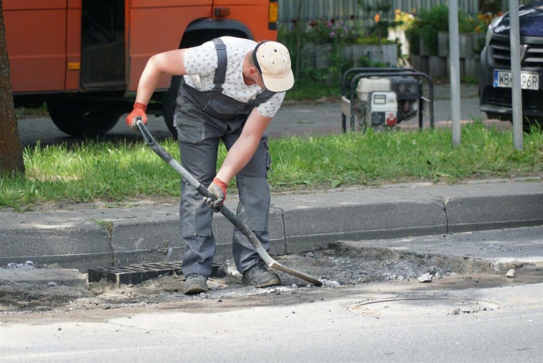 Remont ruchliwej ulicy w centrum Olsztyna. Utrudnienia potrwają do końca miesiąca