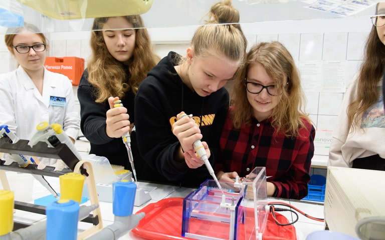 „Spotkania z nauką” – projekt dla uczniów szkół średnich popularyzujący nauki biologiczne