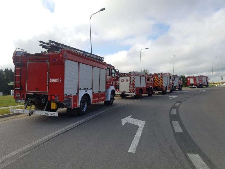 Pracownik stacji benzynowej na wjeździe do Olsztyna poczuł gaz, wezwano straż