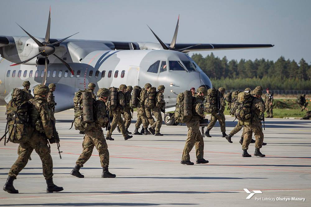Ćwiczenia wojskowe na lotnisku w Szymanach
