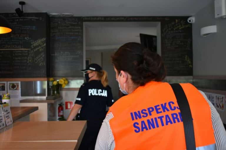 Rozpoczęły się kontrole maseczek przez policję