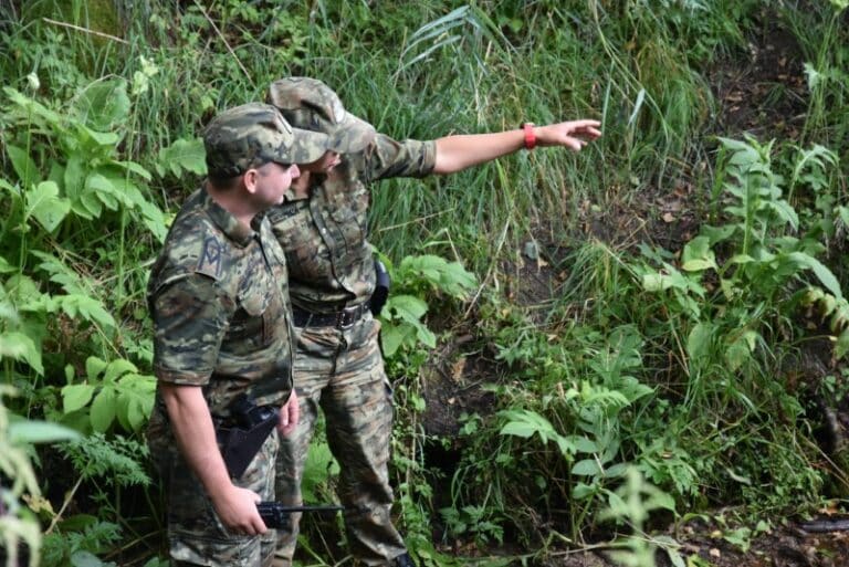Mandaty dla turyst&oacute;w za wycieczkę na zieloną granicę