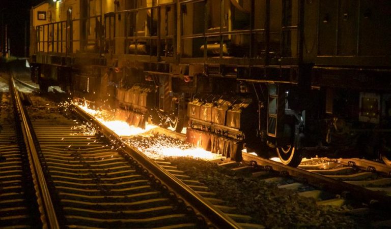 Dla lepszych podróży szlifowanie szyn między Działdowem a Olsztynem