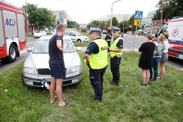 Potracenie 11-latka na ul. Dworcowej. Przejeżdżał na pasach hulajnogą
