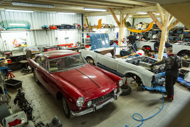 Projektanci samochod&oacute;w pracują na drukarkach 3D od olsztyńskiej firmy