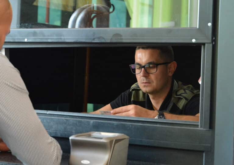 Z Londynu prosto do aresztu