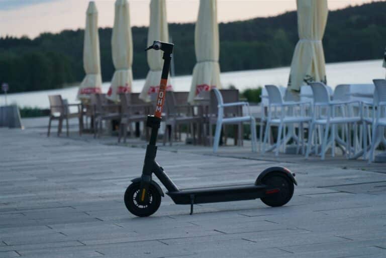 Kolejne pr&oacute;by kradzieży hulajn&oacute;g miejskich