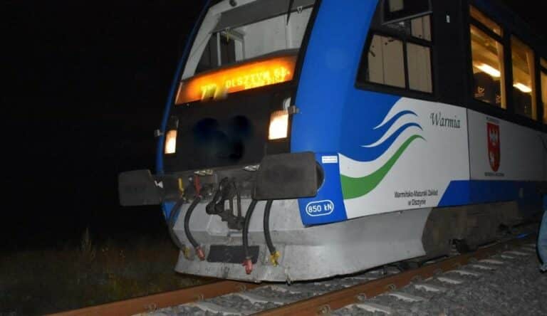 Odni&oacute;sł zbyt wielkie obrażenia, by go ratować. Śmierć na torach