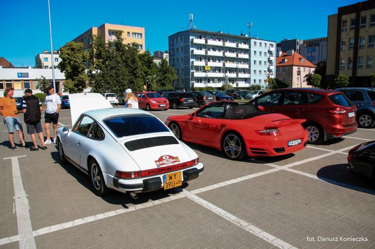 Sportowe auta na drogach Warmii i Mazur. Trwa ciekawa impreza