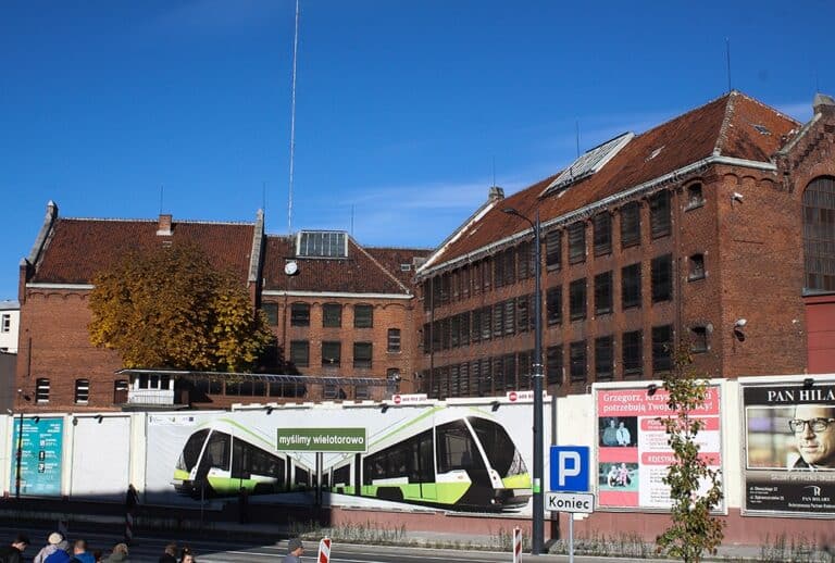 Rozbito zorganizowaną grupę przestępczą pod Olsztynem. Oszukali na 100 milion&oacute;w zł