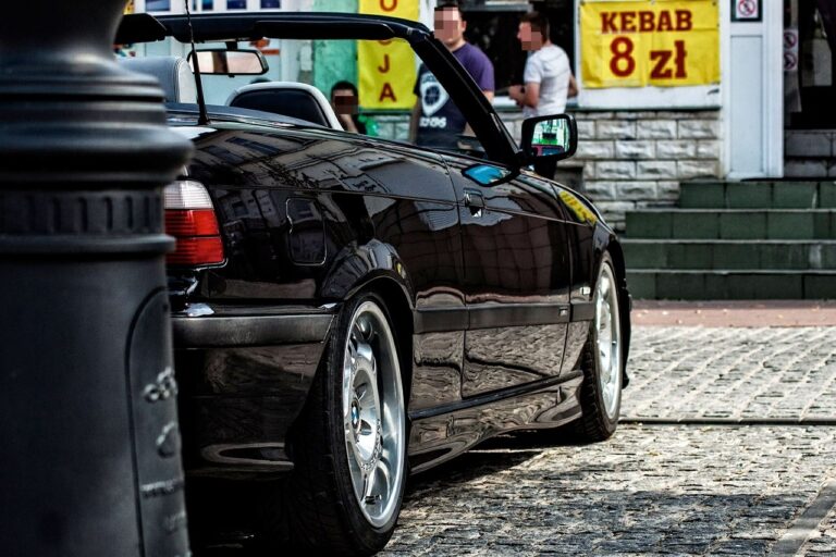 Jeździł BMW na skradzionych tablicach oraz z marihuaną. To jednak nie wszystko
