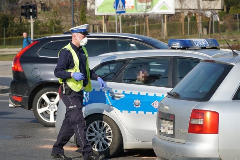 Drogowy szaleniec pędził al. Sikorskiego 116 km/h. Nie spodziewał się tak surowej reakcji policji