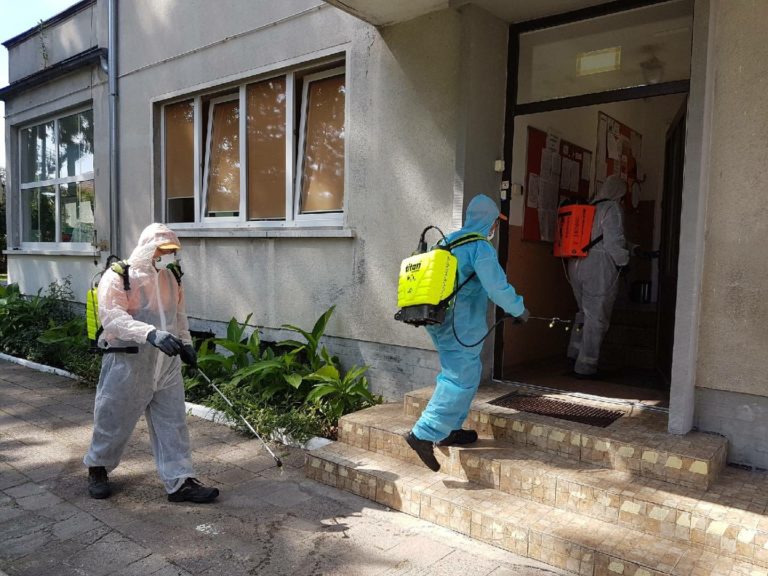 Koronawirus w przedszkolu i w szkole podstawowej