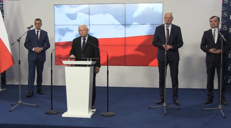Liderzy: Jarosław Kaczyński, Jarosław Gowin i Zbigniew Ziobro podpisali porozumienie koalicyjne