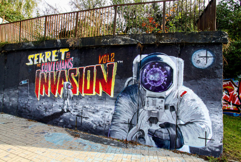 Nowy covidowy mural w Olsztynie