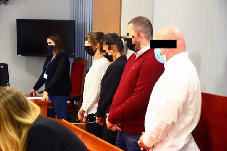 Wyprodukowali 5,5 kg narkotyk&oacute;w na ul. Lubelskiej. Udawali zwykłą rodzinę z Jarot. Ojciec i matka skazani