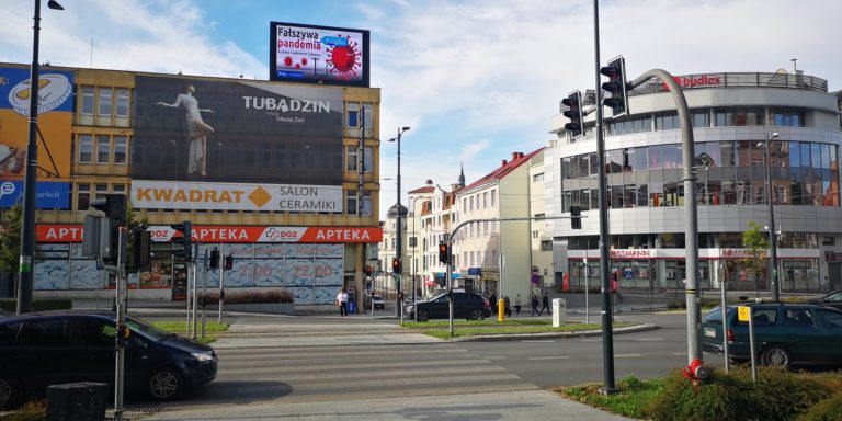Antycovidowcy będą protestować na olsztyńskiej &bdquo;star&oacute;wce&rdquo;