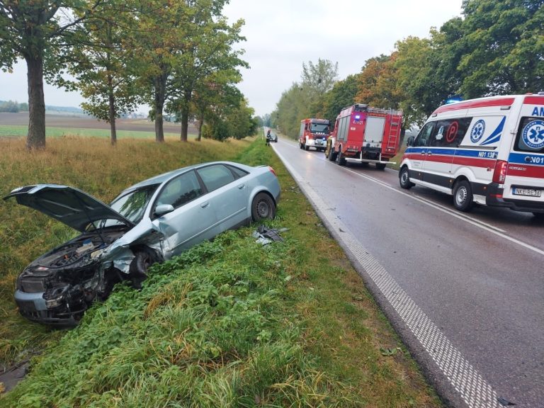 Nie dostosował prędkości i wjechał na przeciwległy pas ruchu