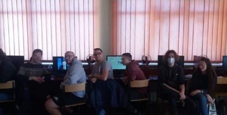 UWM nie obawia się koronawirusa? Kontrowersyjne zdjęcie w sieci