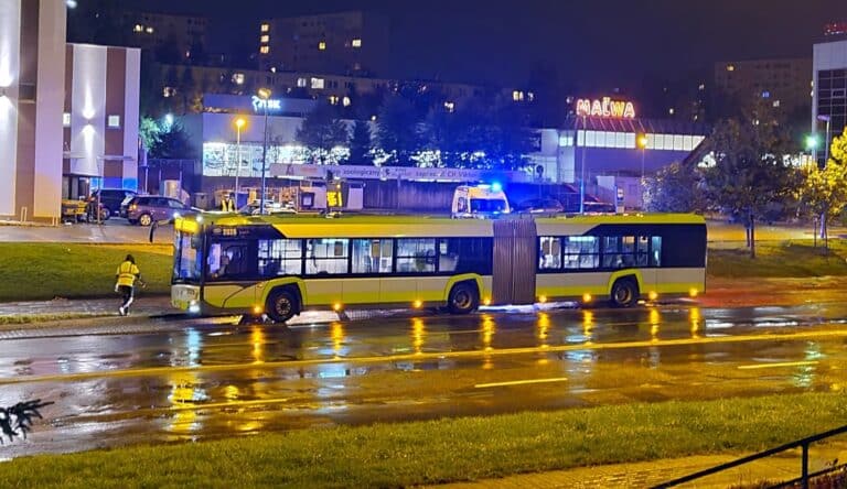 Kierowca autobusu miejskiego stracił prawko po tym jak najechał na przechodnia