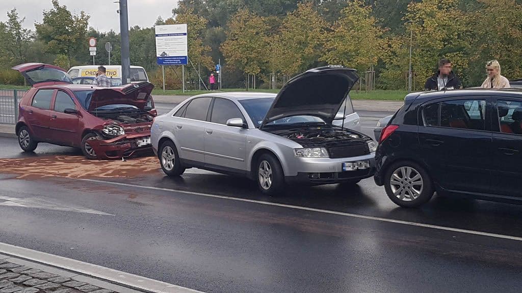Kolizja trzech aut nieopodal centrum Olsztyna