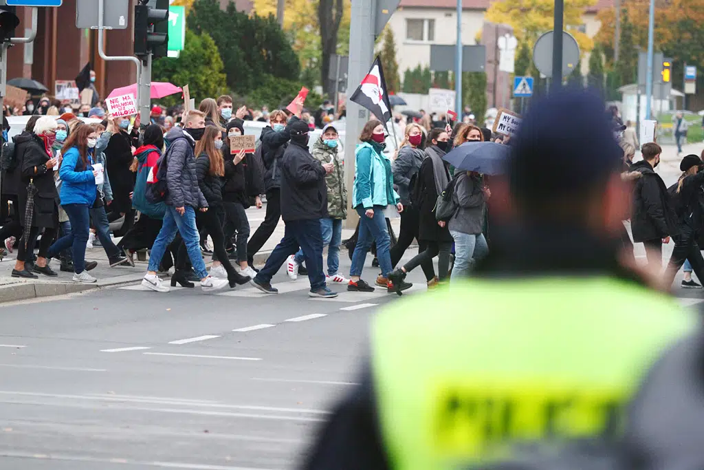Kolejny dzień protestu. Tym razem kobiety zablokowały centrum Olsztyna w godzinach szczytu