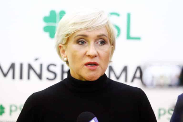 Posłanka Pasławska pyta wojewodę o respiratory, karetki i miejsca w szpitalach.