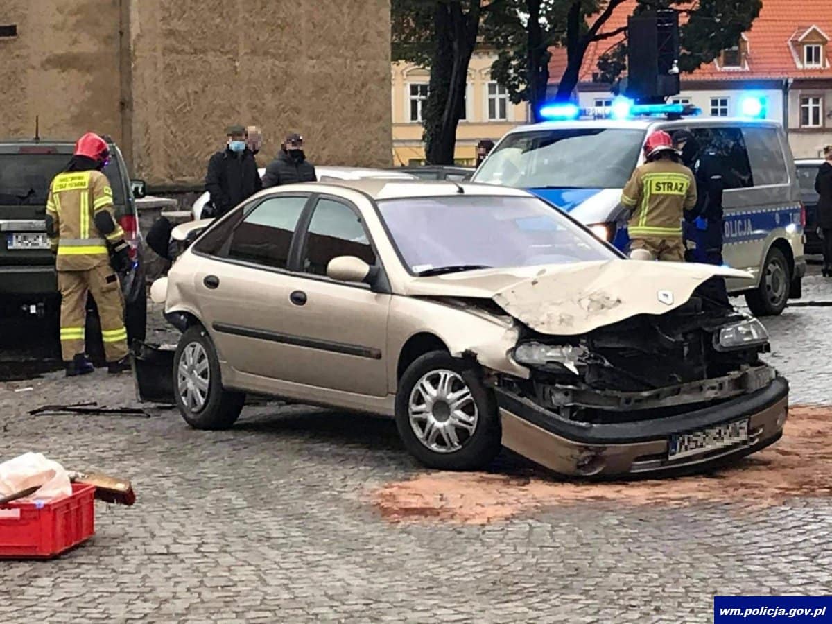 25-letni kierowca spowodował kolizje z sześcioma pojazdami