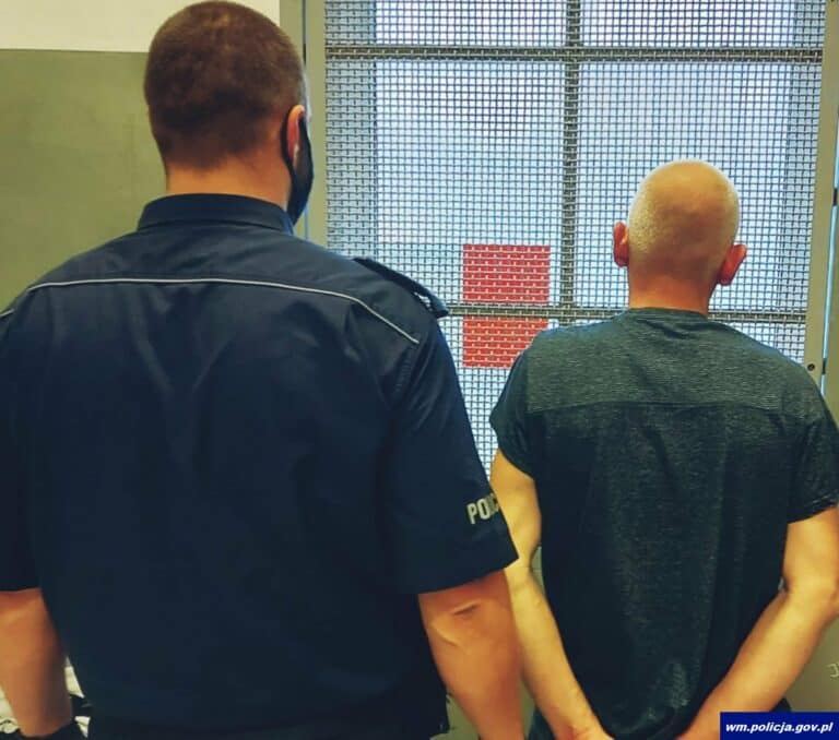 Ukrywał się przed policją. Wpadł podczas b&oacute;jki z bratem