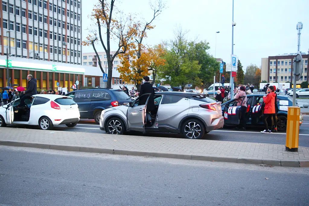 Kolejny dzień protestu. Tym razem kobiety zablokowały centrum Olsztyna w godzinach szczytu