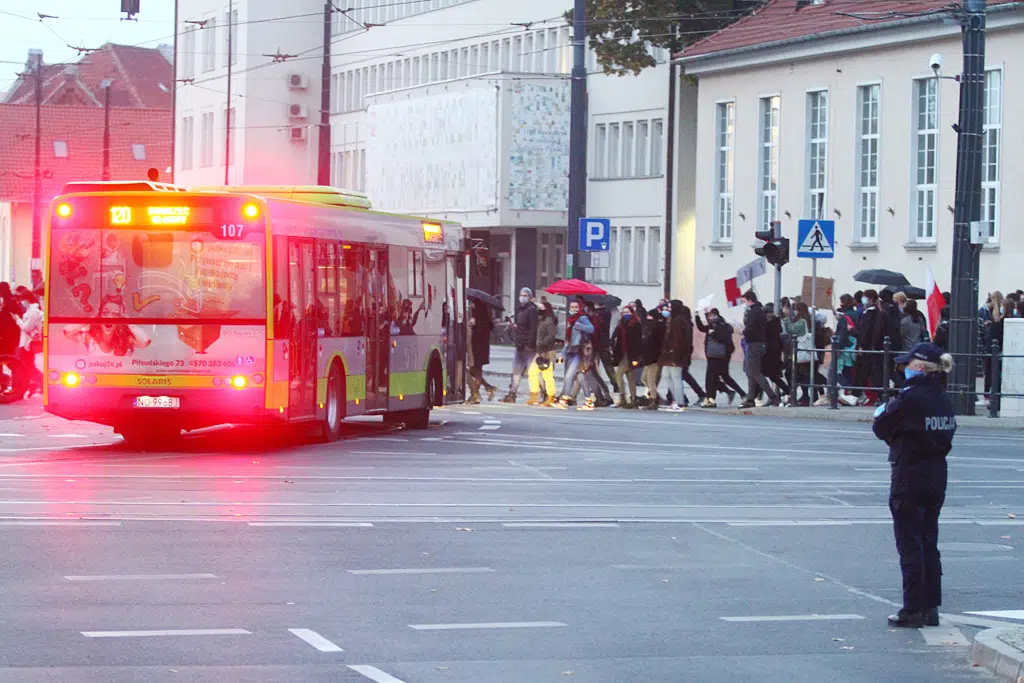 Kolejny dzień protestu. Tym razem kobiety zablokowały centrum Olsztyna w godzinach szczytu
