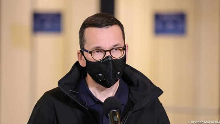 Premier: w piątek informacja ws. dostępności cmentarzy w Dniu Wszystkich Świętych