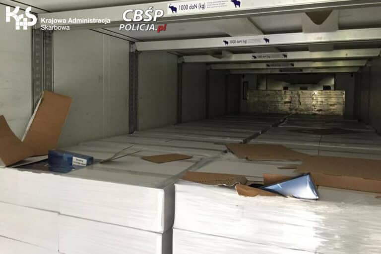 CBŚ i KAS na tropie nielegalnej fabryki tytoniu