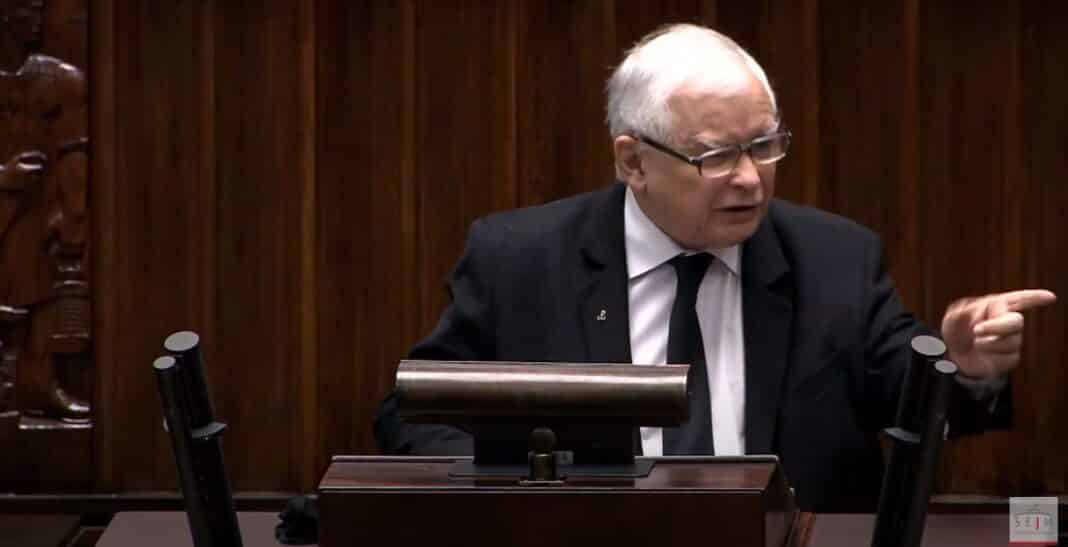 J. Kaczyński do opozycji: narażacie na śmierć mnóstwo ludzi, jesteście przestępcami