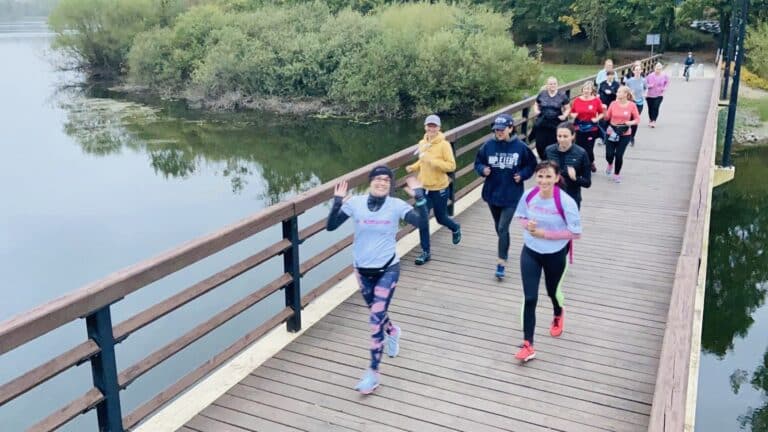 Bezpłatne, cotygodniowe marszobiegi nad Jeziorem Długim. Już po pierwszym starcie
