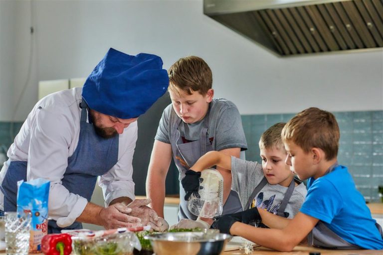 A czy ty wyrzucasz jedzenie do śmieci?