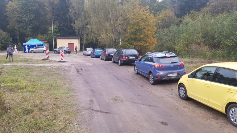 Ogromne kolejki do punktu wymaz&oacute;w w Olsztynie