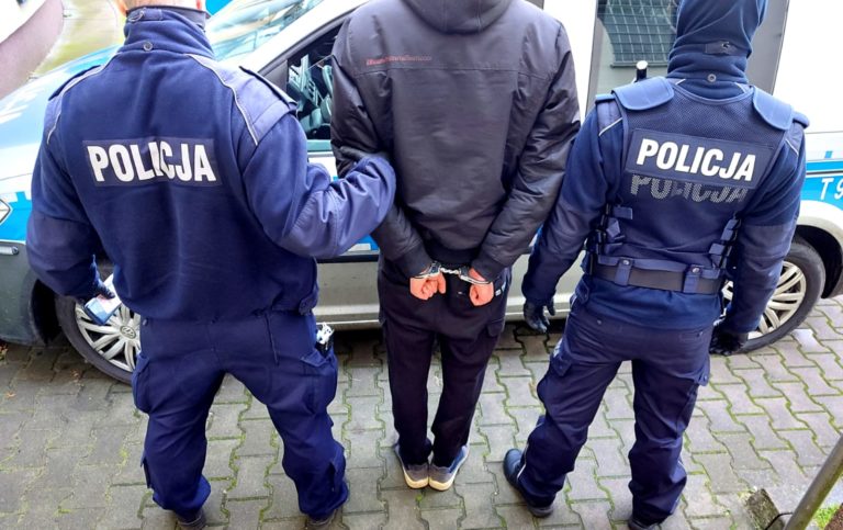 &bdquo;Spokojnie, my tylko wciągamy amfę i palimy marihuanę&rdquo; &ndash; pochwalił się policjantom podczas kontroli