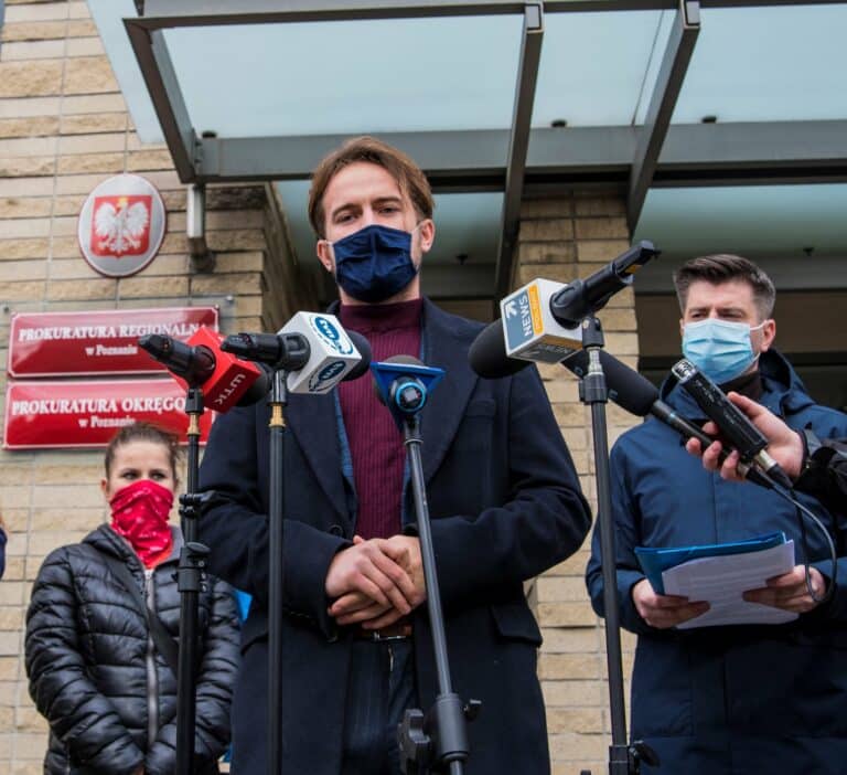 Michnik na tropie księdza: &bdquo;Moim celem jest wsadzenie tego drania za kraty&rdquo;