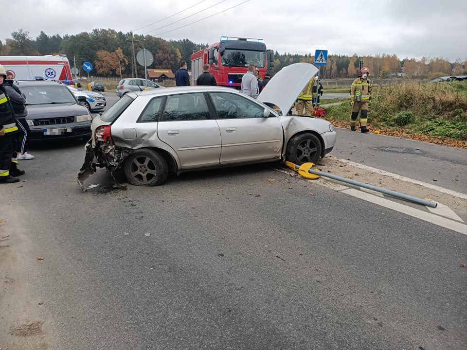 Wypadek na skrzyżowaniu. Dwie osoby ranne