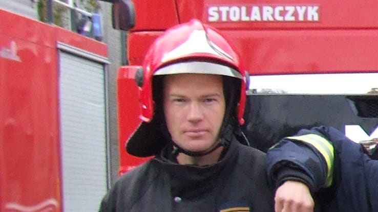 Bohaterski strażak uratował życie przypadkowego przechodnia